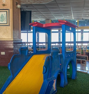 Children’s area - Charming 1-bedroom apartment in brilliant Hurghada with WiFi, AC (Hurghada)
