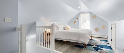 3 bedrooms, travel cot, WiFi, bed sheets