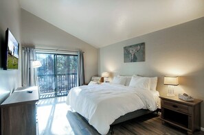 3 bedrooms, desk, iron/ironing board, travel cot - Cozy Mountain escape -3 bedroom condo near wonderful Pinetop Country Club (Pinetop Country Club)