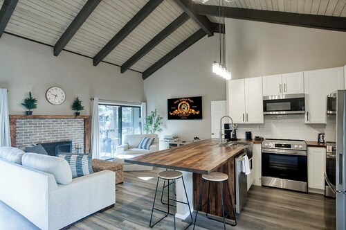 Cozy Mountain escape -3 bedroom condo near wonderful Pinetop Country Club