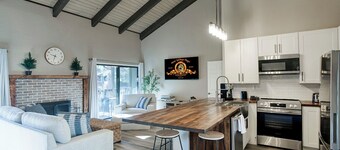 Cozy Mountain escape -3 bedroom condo near wonderful Pinetop Country Club