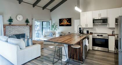 Cozy Mountain escape -3 bedroom condo near wonderful Pinetop Country Club