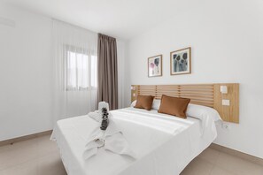 5 chambres, fer et planche à repasser, Wi-Fi gratuit, draps fournis