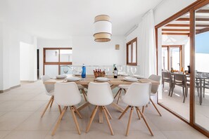 Dining - Villa Isamar 14B - Villas Lanzarote - VipVipVillas (Playa Blanca)