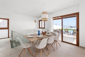 Dining - Villa Isamar 14B - Villas Lanzarote - VipVipVillas (Playa Blanca)