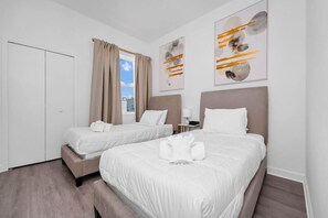 5 bedrooms, desk, iron/ironing board, free WiFi