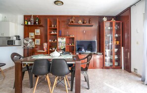 Dining - Nice home in Vinaroz with WiFi (Vinaroz)