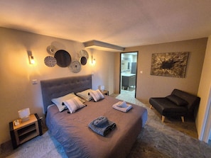 3 slaapkamers, een strijkplank/strijkijzer, wifi, beddengoed
