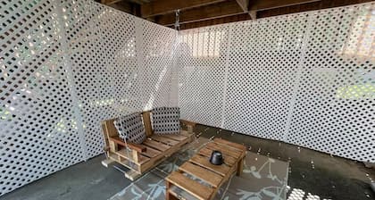 Adorable in-law studio w/private entrance-Minutes to downtown, 5 miles to beach!