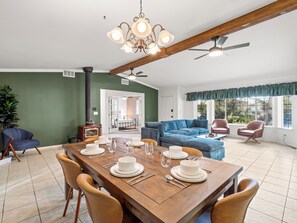 Dining - Sleeps 30 - Spacious - 3 Houses on 40 acres - Hot Tub - Game Room (Ahwahnee)