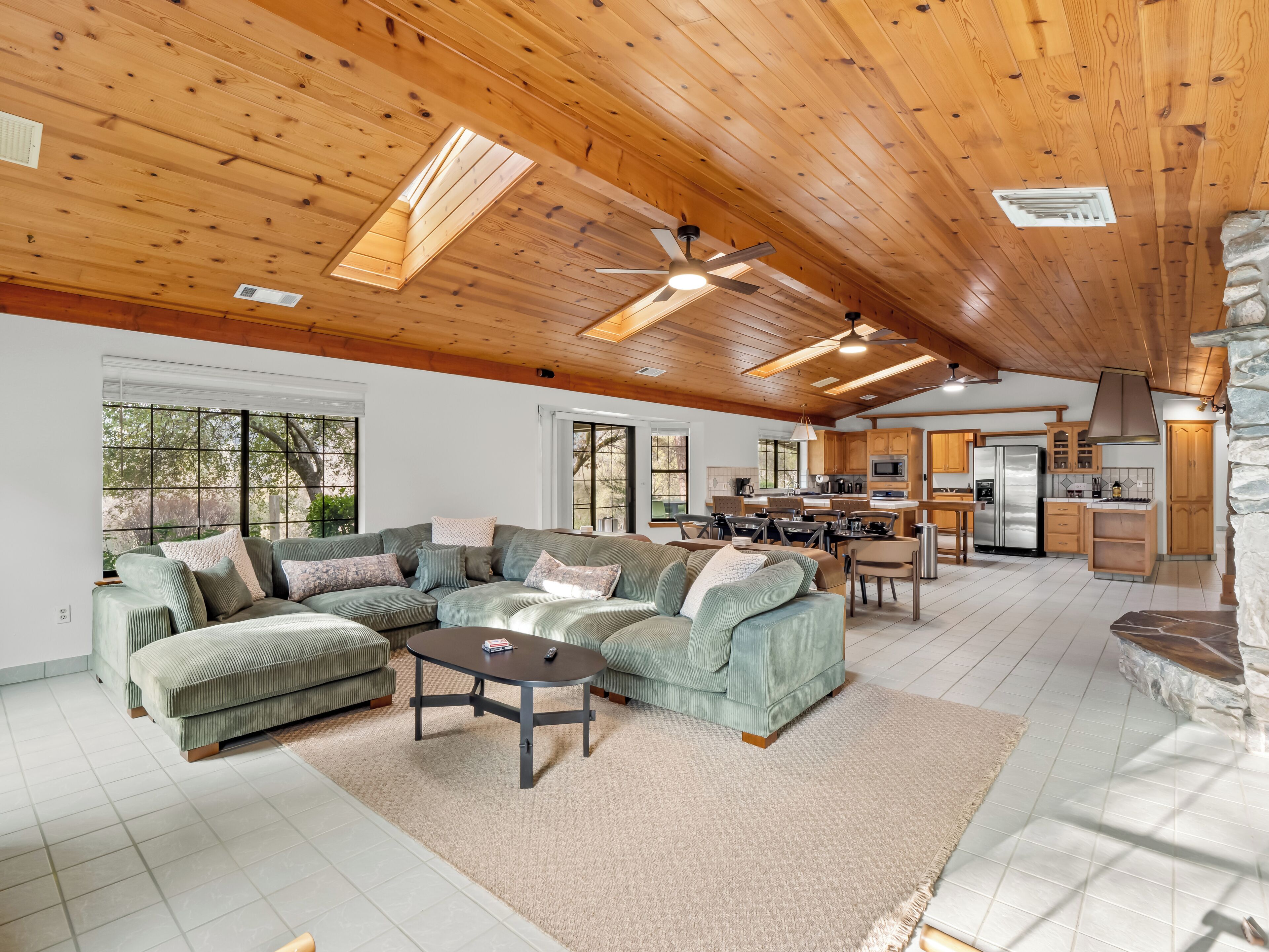 Smart TV, fireplace, video games, table tennis