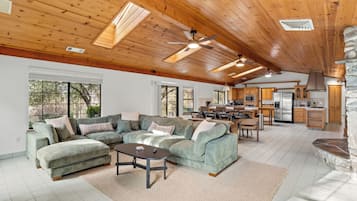 Smart TV, fireplace, video games, table tennis