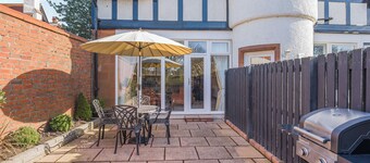2 bedroom accommodation in Troon