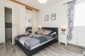 3 quartos, Wi-Fi de cortesia, roupa de cama