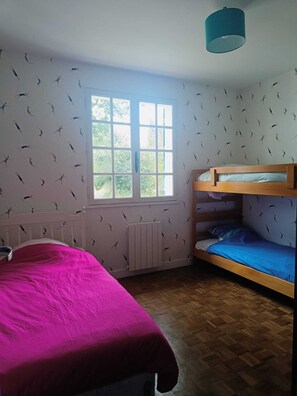 4 Schlafzimmer, Bügeleisen/Bügelbrett, WLAN, Bettwäsche