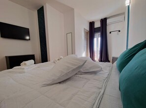 3 bedrooms, WiFi, bed sheets