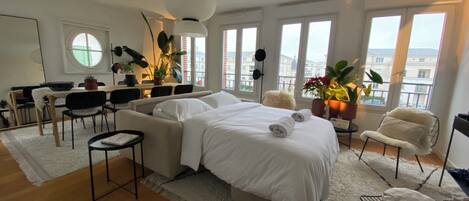 3 bedrooms, iron/ironing board, WiFi, bed sheets