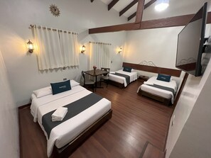 Family Room, Private Bathroom | Desk, laptop workspace, soundproofing, free WiFi - HOTEL ANDINA CASA BOUTIQUE (Cusco)