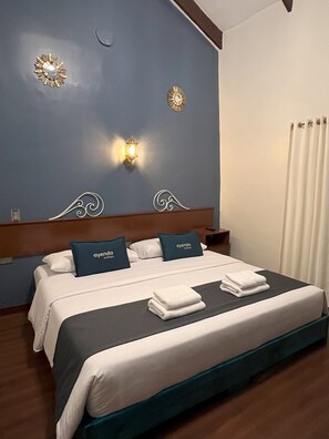 Deluxe Room, 1 King Bed, Private Bathroom | Desk, laptop workspace, soundproofing, free WiFi - HOTEL ANDINA CASA BOUTIQUE (Cusco)