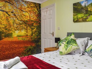 3 bedrooms, free WiFi, bed sheets
