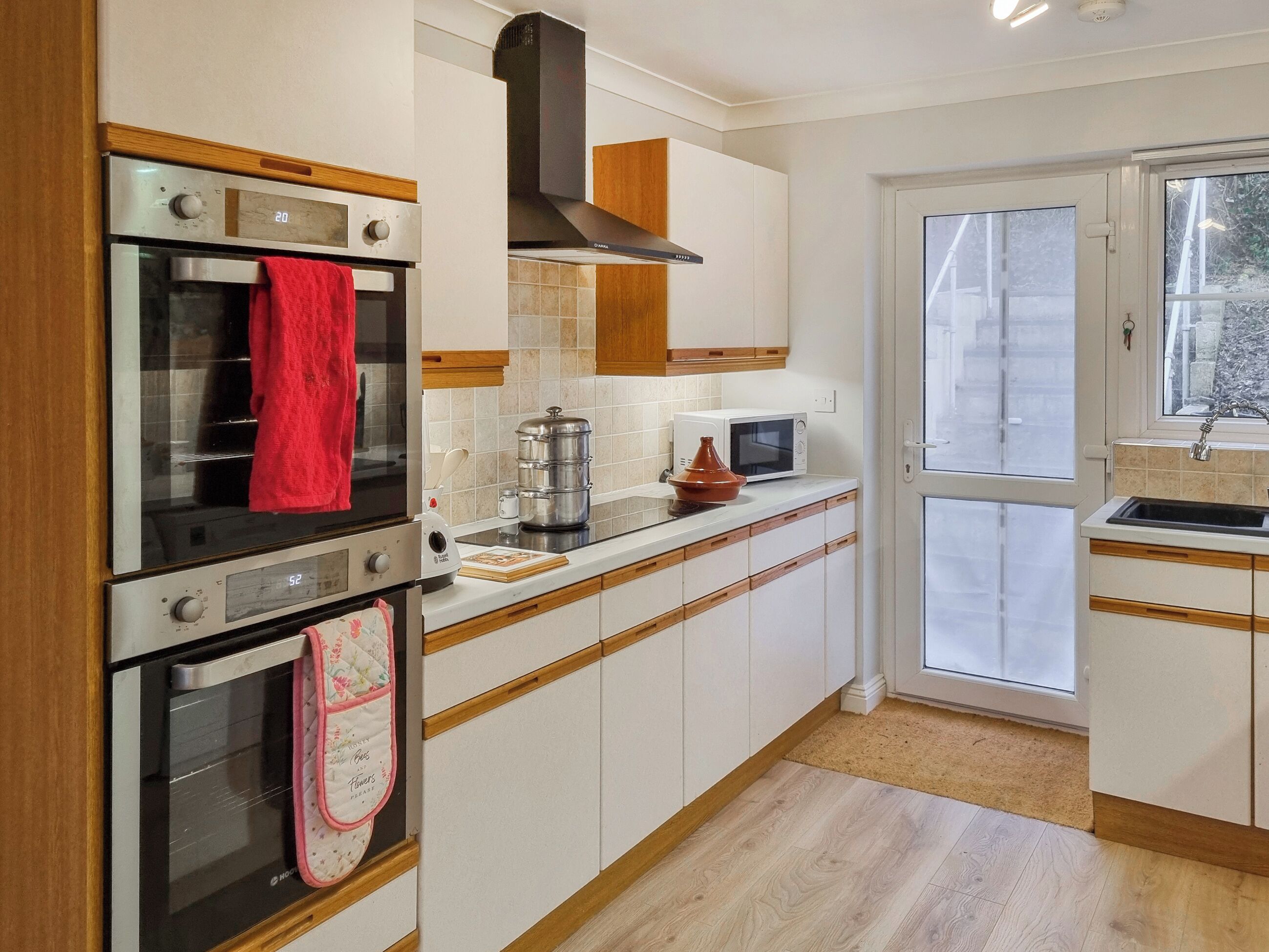 Dishwasher, high chair