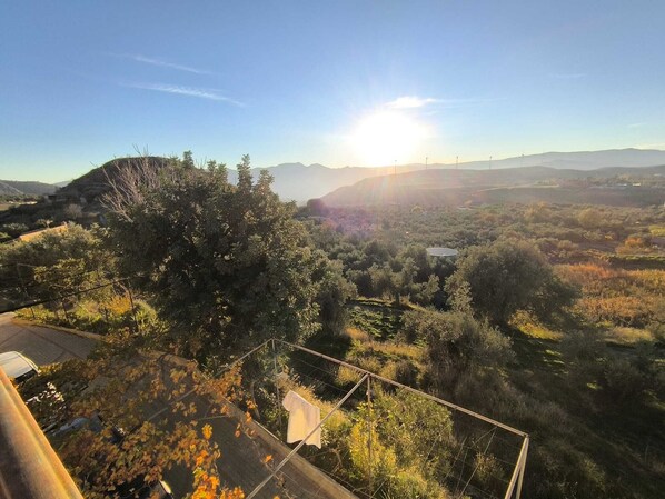 Property grounds - A balcony overlooking the Sierra Nevada. (Acequias)