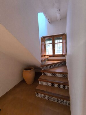 Interior - A balcony overlooking the Sierra Nevada. (Acequias)