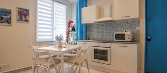 Santorini Escape ~ Jacuzzi & Relax