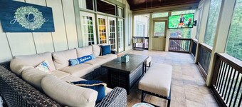 Lake Hartwell Waterfront w/Dock, Gameroom, Firepit, Pets, Clemson & Fenced Yard