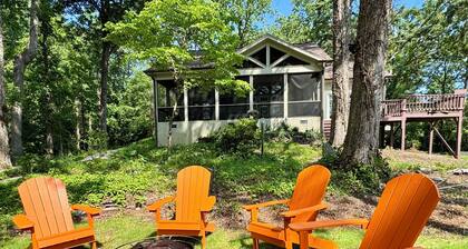 Lake Hartwell Waterfront w/Dock, Waterfall, Gameroom, Firepit, Pets, Fenced Yard