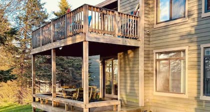 NEW! 1st Floor TRUE Ski In/Ski Out 3BR/3BA w A/C, Close to Hiking, Pools & Golf
