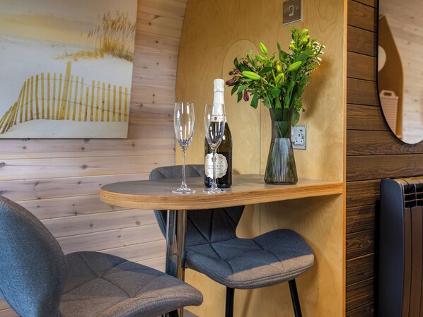 Dining - 1 bedroom accommodation in Clackmannan (Clackmannan)