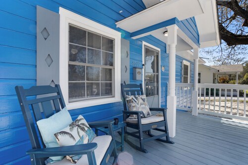 Walk2Beach-Playground-Short drive 2JonesPark-Aquarium-Coliseum-Family  Fun.