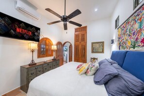 2 chambres, fer et planche à repasser, Wi-Fi, draps fournis