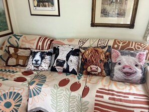 Interior - Two-Bedroom Cottage with Garden View attached to main house (Alresford)