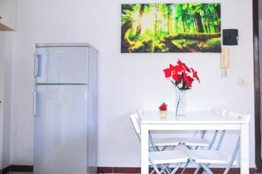 32-inch Smart TV with cable channels - Case Vacanze Il Sorriso (Catania)