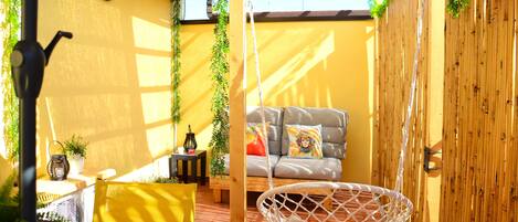 Deluxe Studio Suite, 1 Bedroom, Mountain View | Terrace/patio