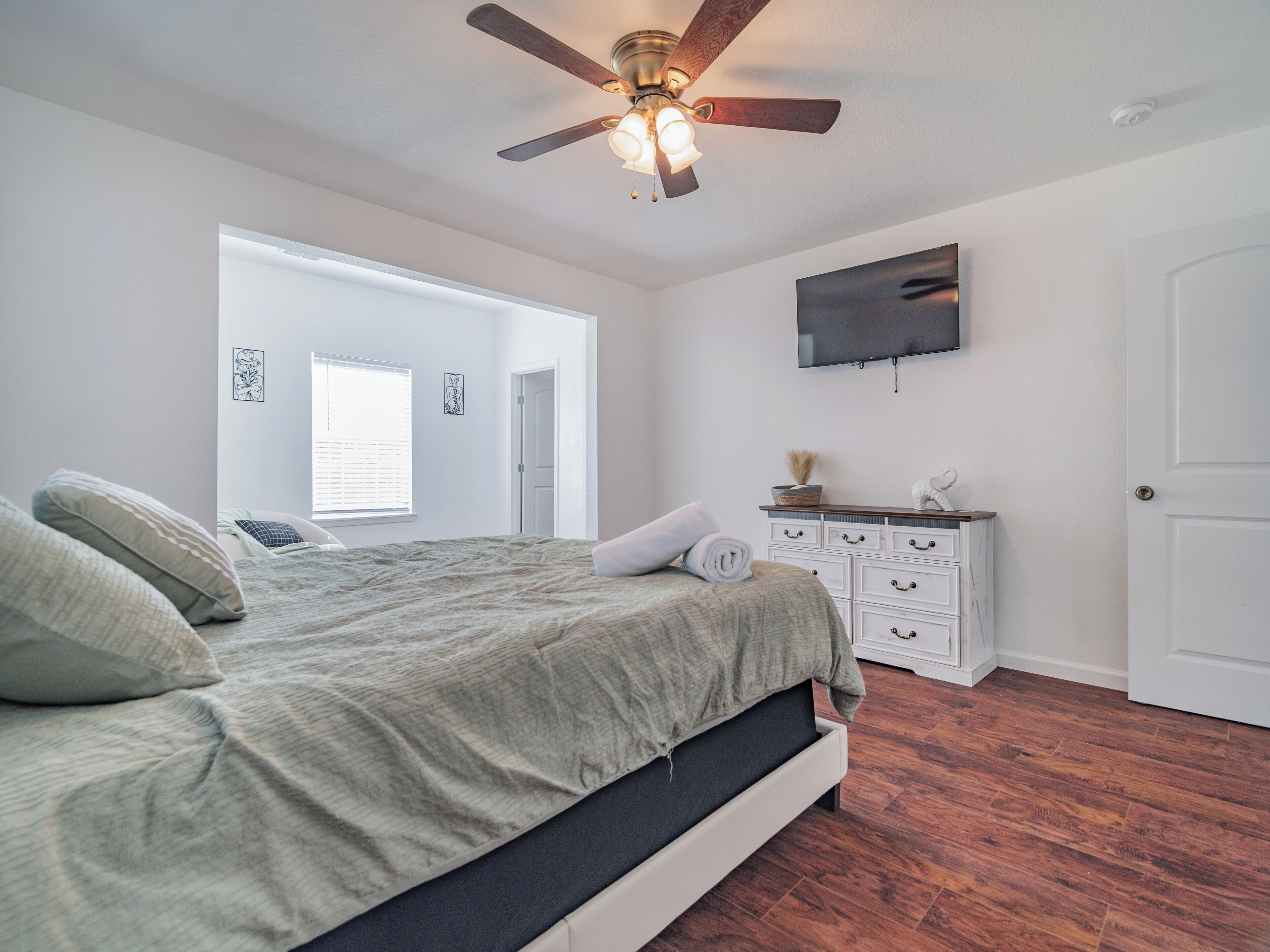 3 chambres, fer et planche à repasser, Wi-Fi gratuit