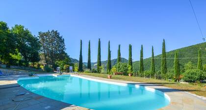 Awesome home in Pieve Santo Stefano