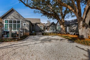 Exterior - Two Cottage Suites in one!  Downtown Cottage Hideaway (Fairhope)