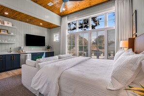 1 bedroom, free WiFi, bed sheets - Downtown Cottage Hideaway Studio (Fairhope)