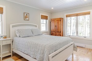 4 室のベッドルーム、アイロン / アイロン台、WiFi、ベッドシーツ