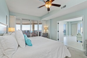 3 habitaciones, tabla de planchar con plancha y cuna de viaje 