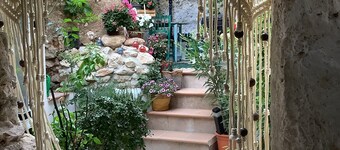 Lovely Private Cave Apartment