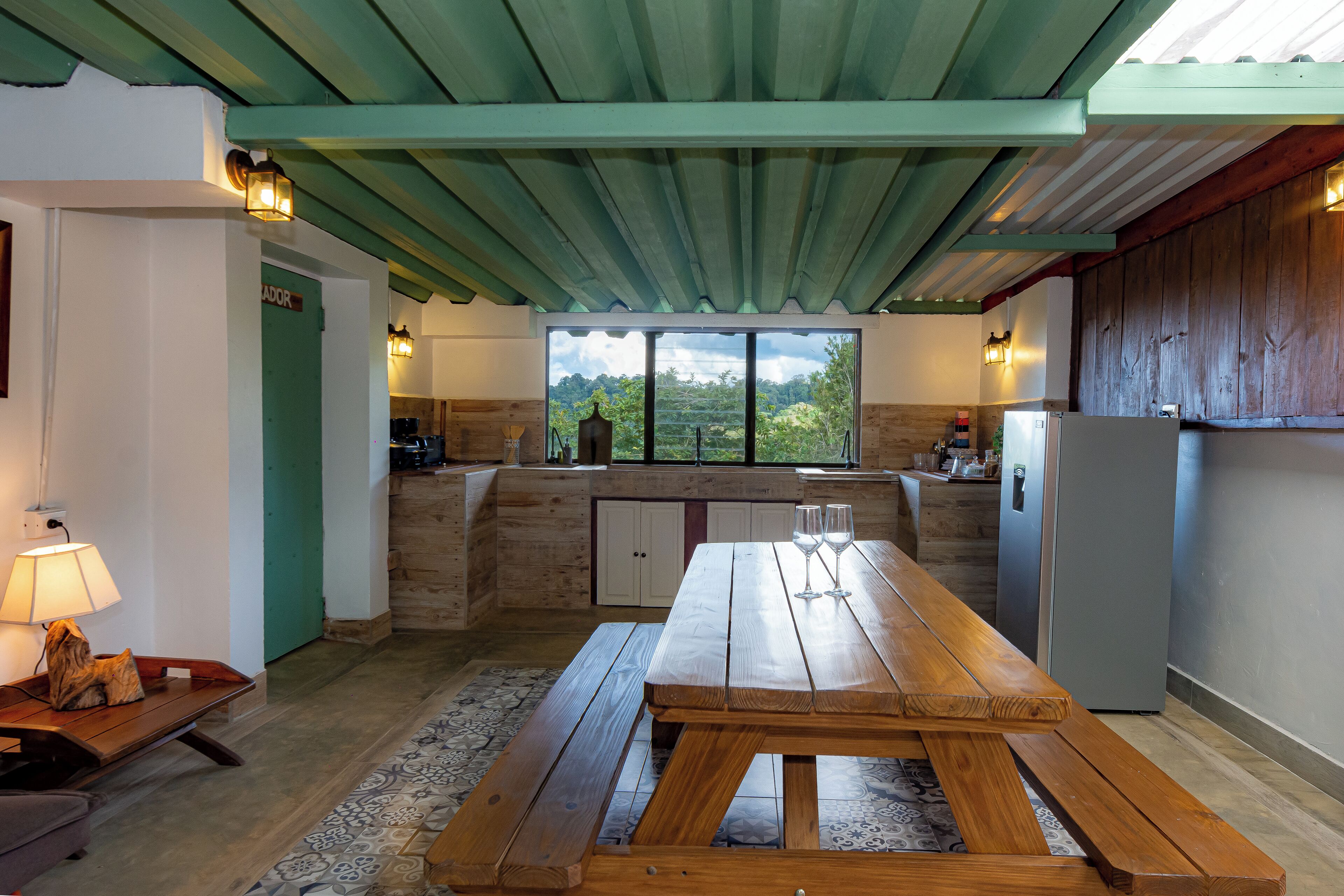 Family Apartment, 3 Bedrooms, Terrace, Mountain View | Living area