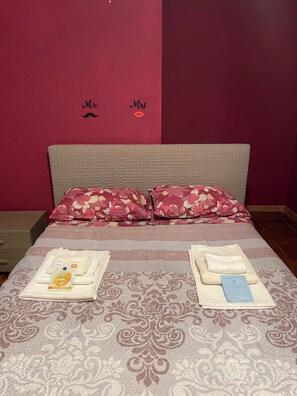 1 bedroom, desk, free WiFi, bed sheets - Two-story villa with private pool in residence near Milan fairgrounds (Cascina Faustina)