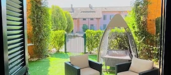 VILLA CON PISCINA E TIVÙ 85 POLLICI