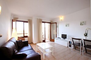 TV - Apartment 'Cala Figuera  1b' with Sea View, Wi-Fi and Air Conditioning (Cala Figuera)