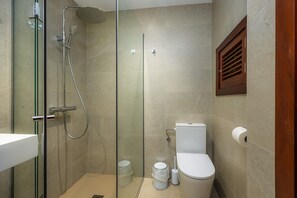 Douche, serviettes fournies