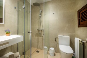 Shower, towels